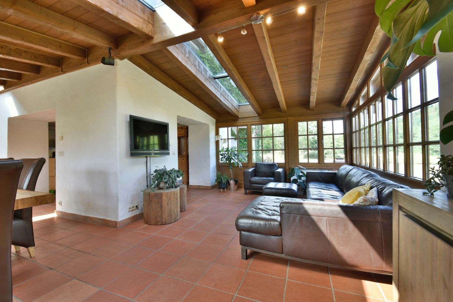 Domein van bijna 6 ha met een charmant landhuis en multifunctioneel vrijstaand bijgebouw op een idyllische, natuurrijke locatie te Amel foto 6