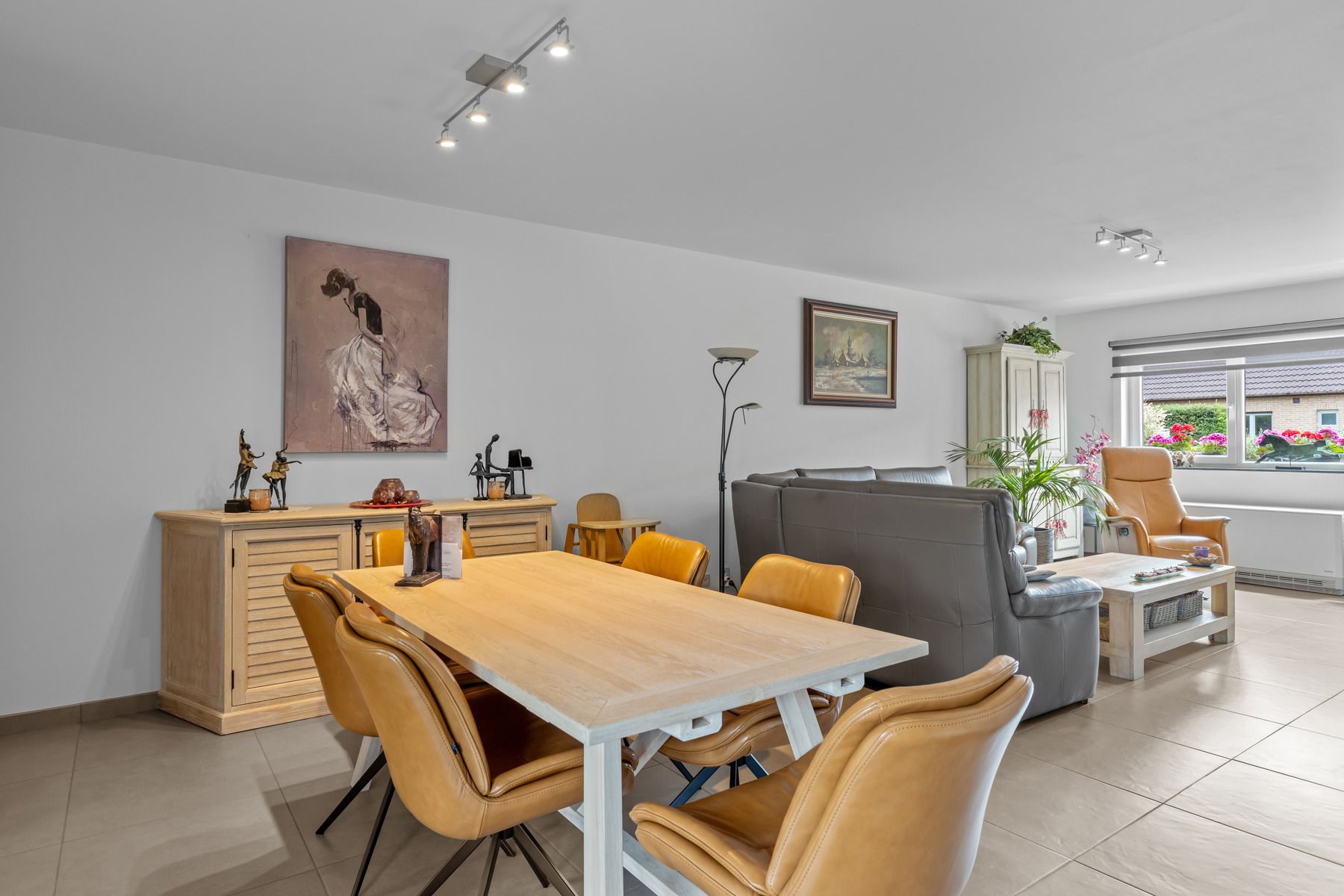 Charmante, instapklare, woning in residentiële wijk foto 7