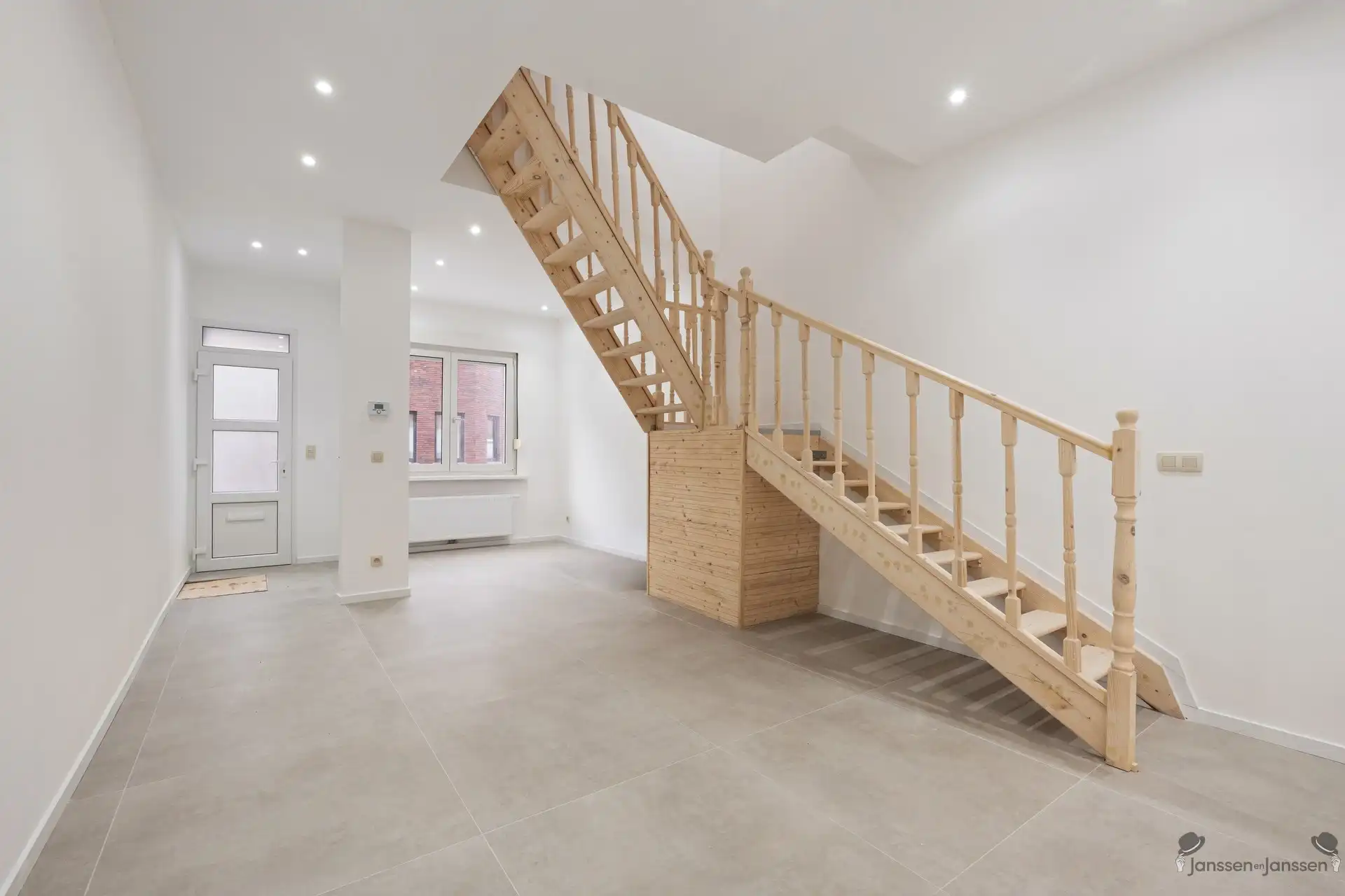 gerenoveerde woning met tuin foto 9