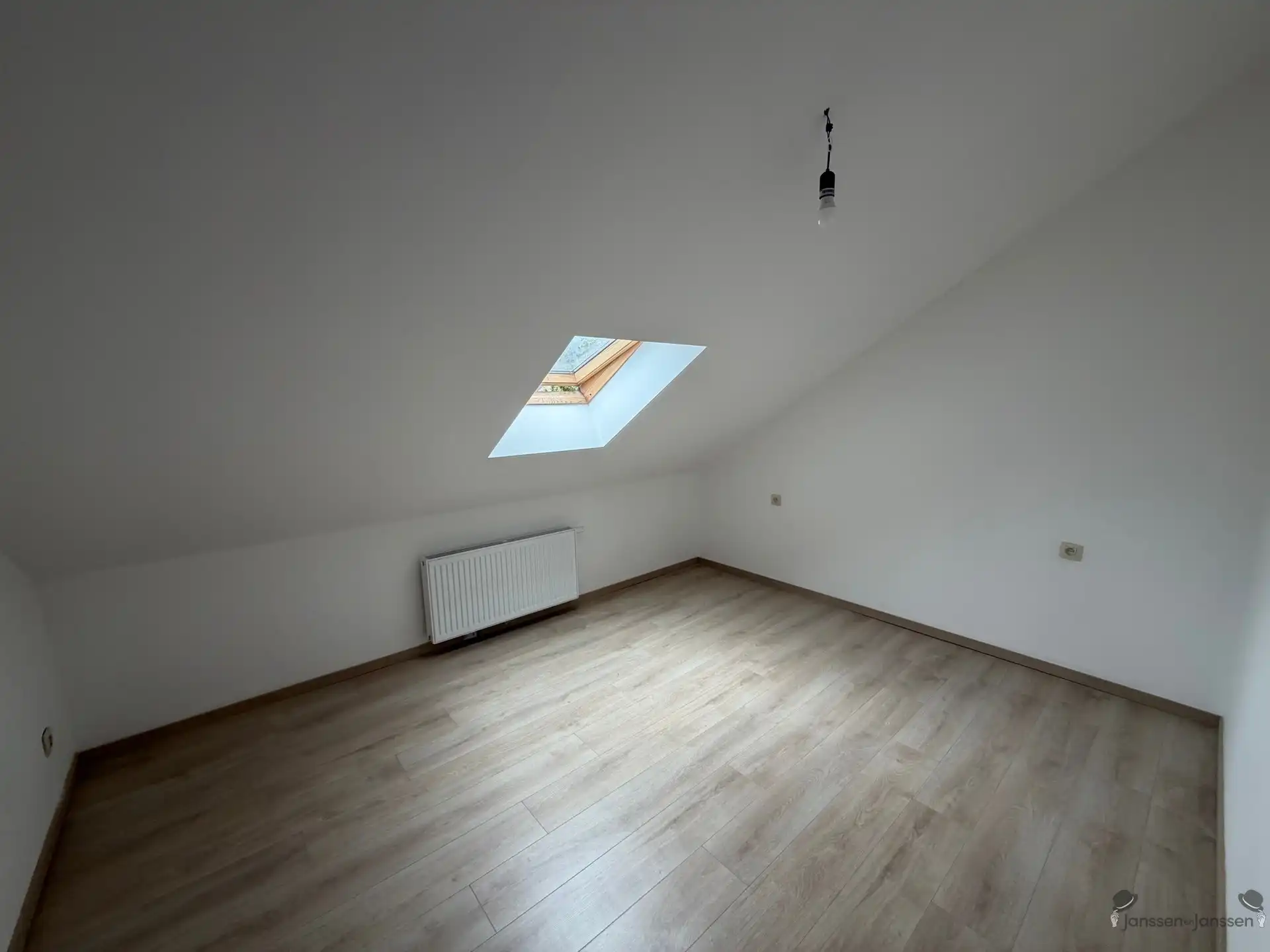 gerenoveerde woning met tuin foto 9