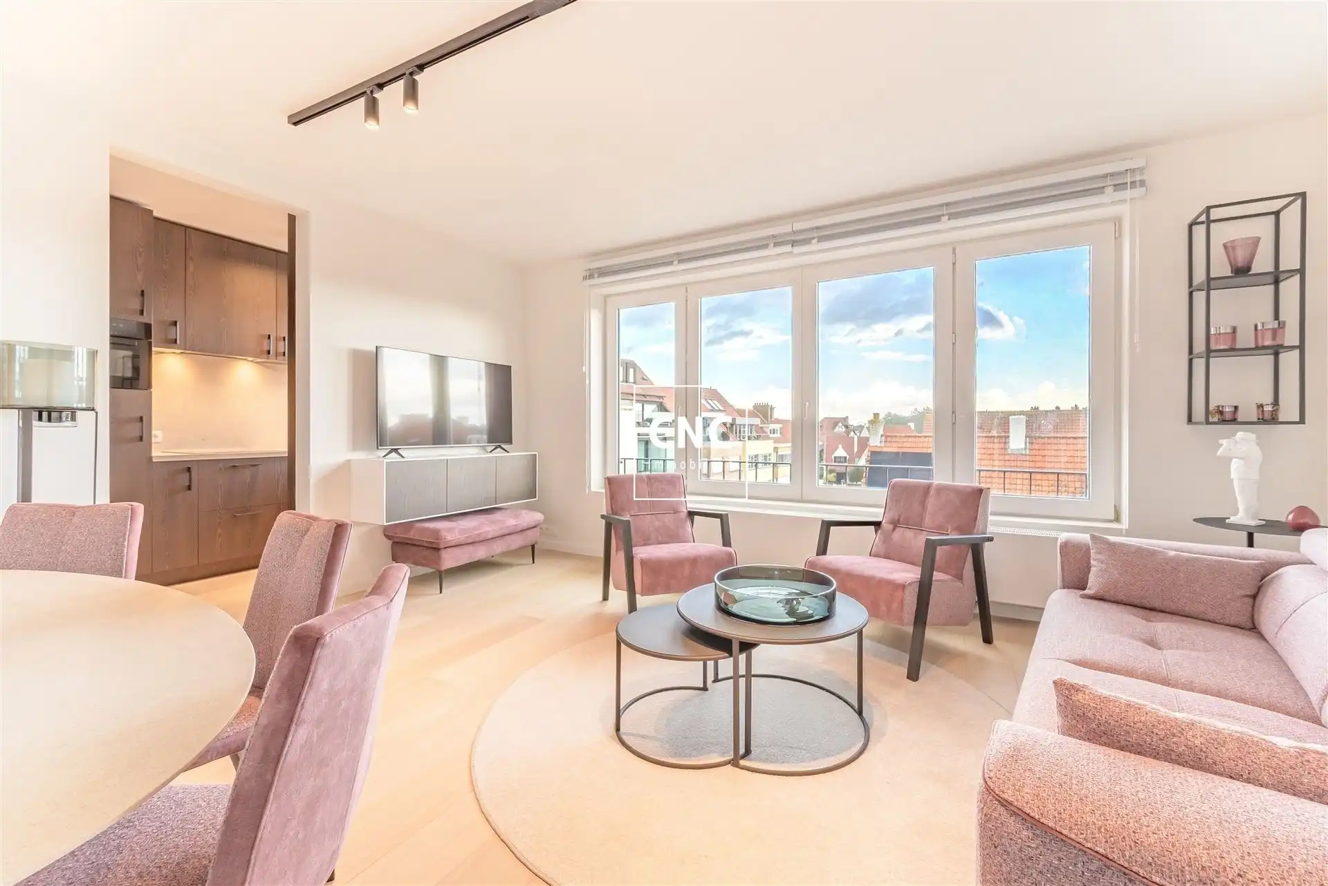 Stijlvol gerenoveerd appartement - open zicht op de villa’s foto {{pictureIndex}}