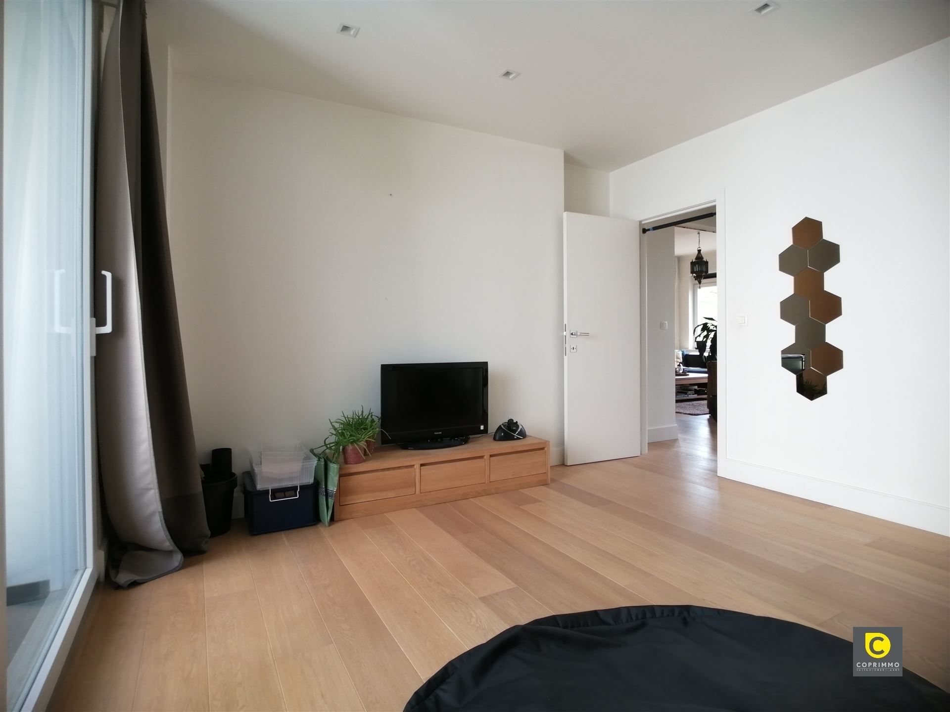 Smaakvol gerenoveerd 2 SLPK app met terras foto 8