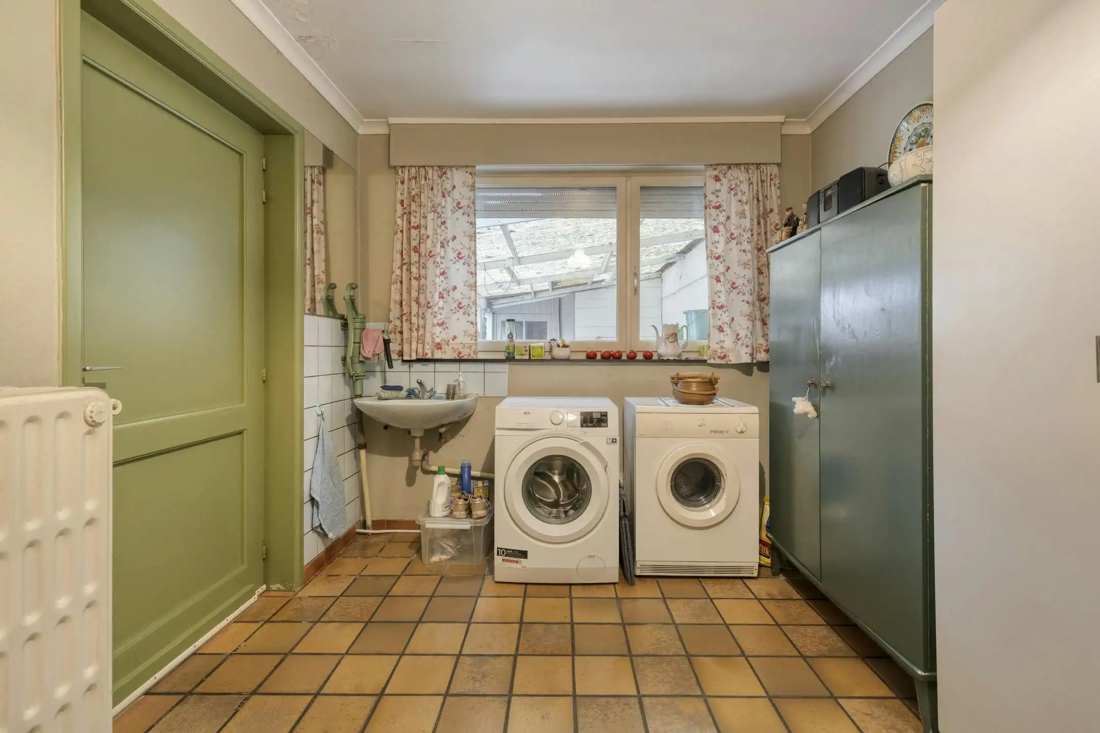 Halfopen bebouwing (4 slpk) te Sint-Andries in doodlopend straat  foto 11