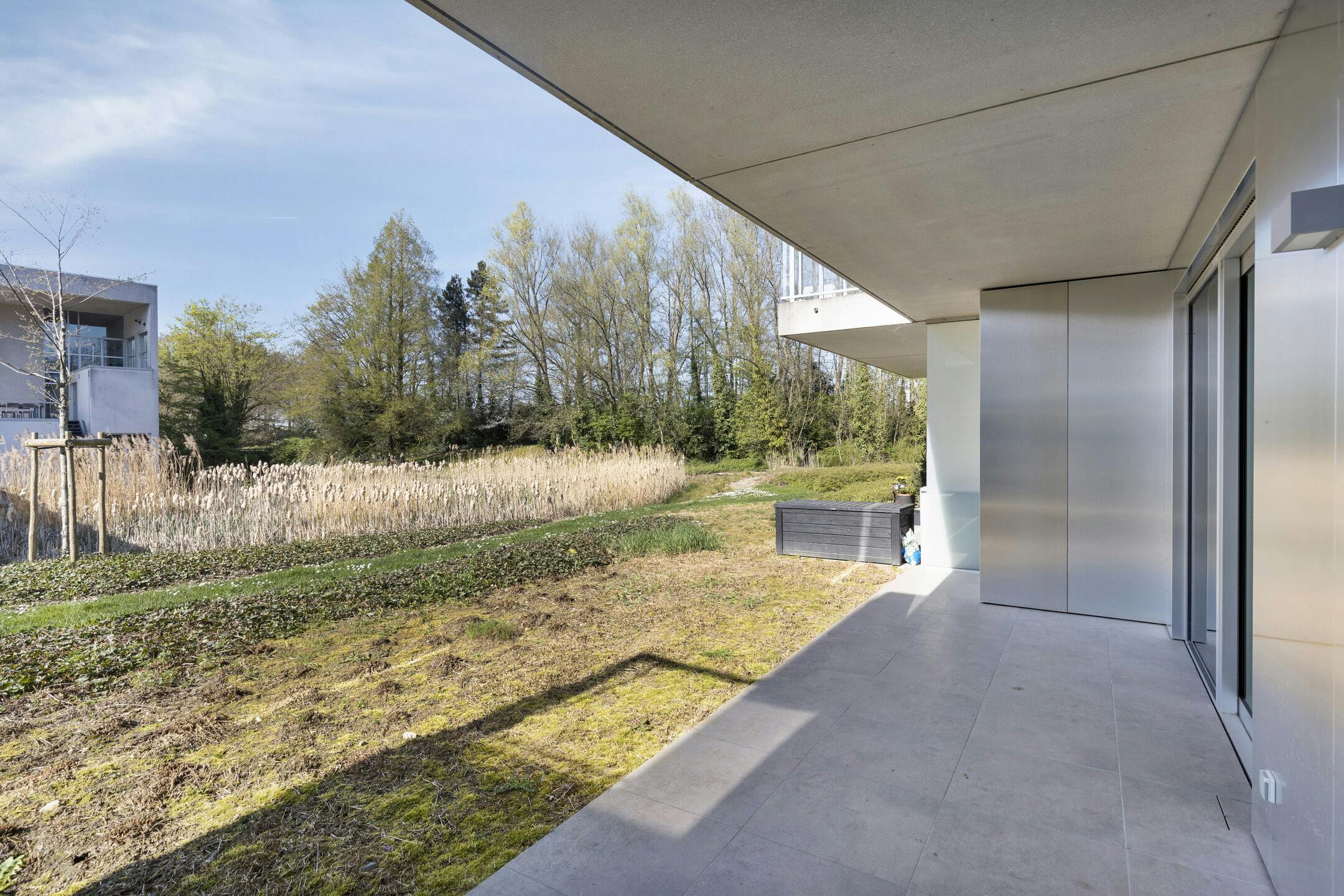 Instapklaar appartement te Roeselare onder registratierechten! foto 3