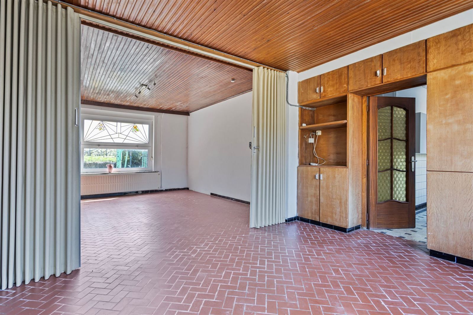 Te renoveren woning met schuur en loodsen  foto 9