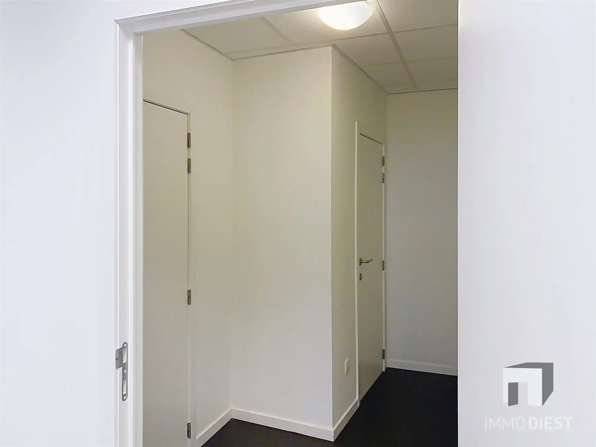 Ruim handelsgelijkvloers op Markt te Diest foto 9