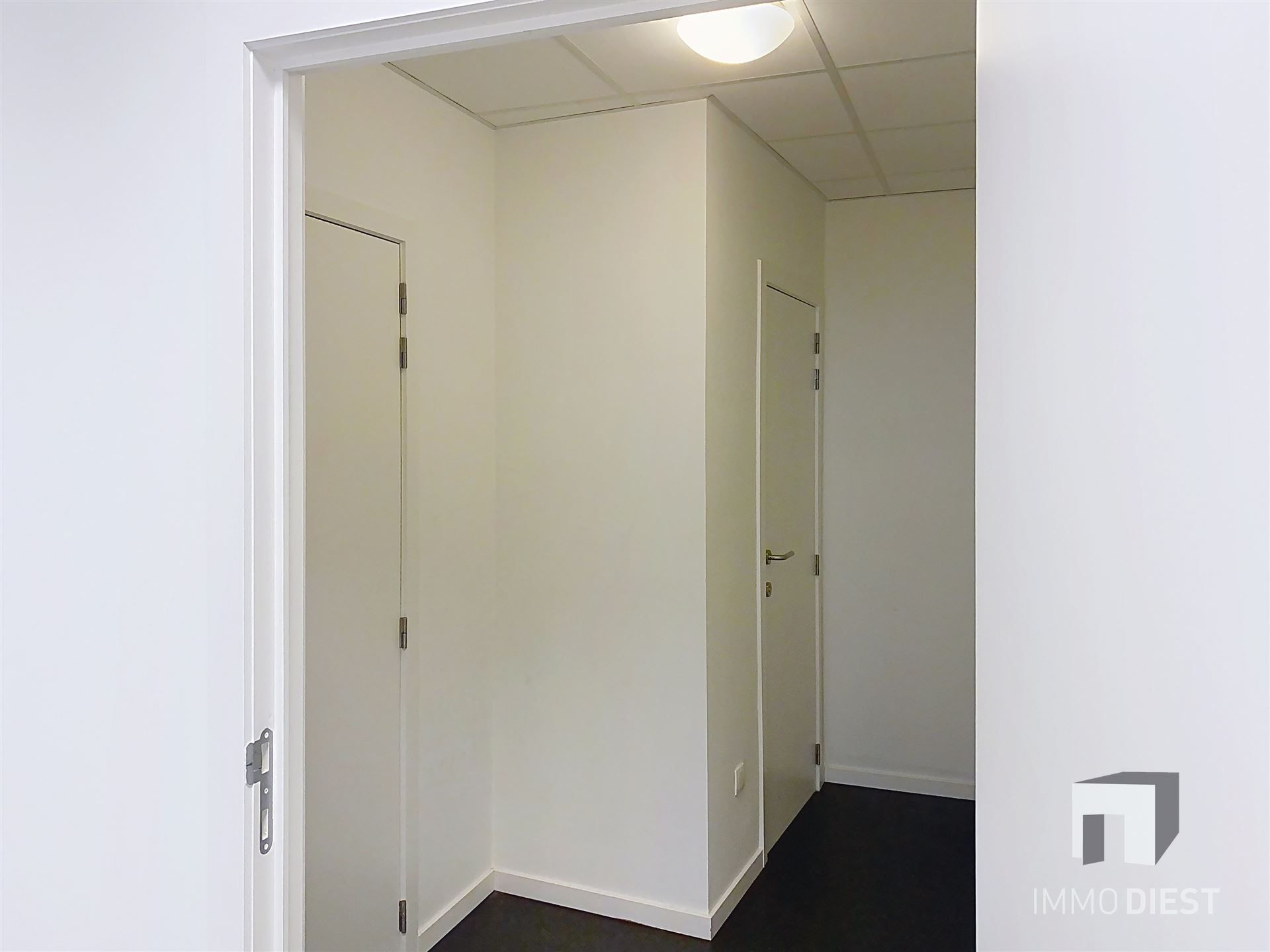 Ruim handelsgelijkvloers op Markt te Diest foto 9