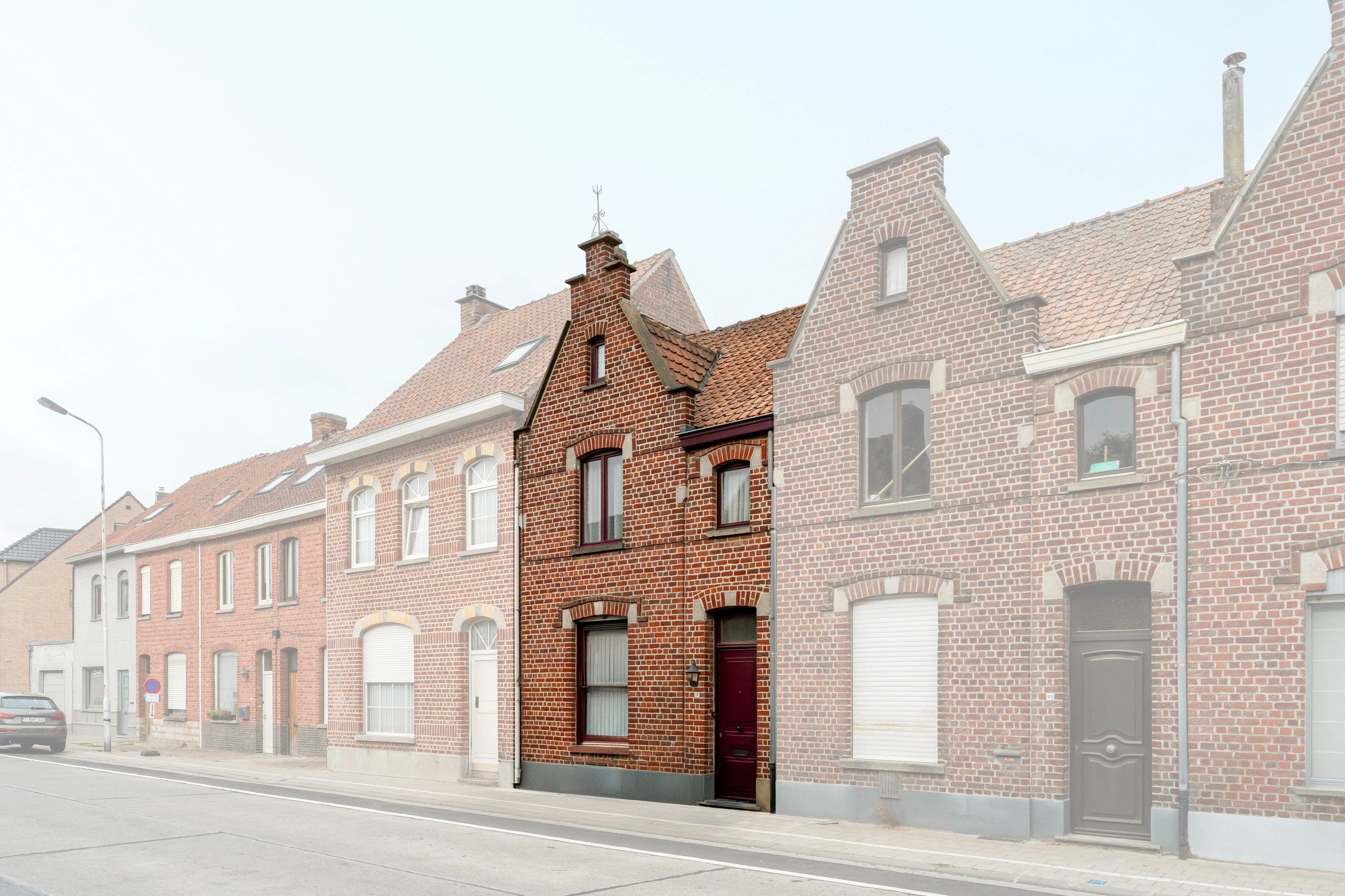 Hoofdfoto van de publicatie: INSTAPKLARE WONING MET UITWEG EN GARAGE