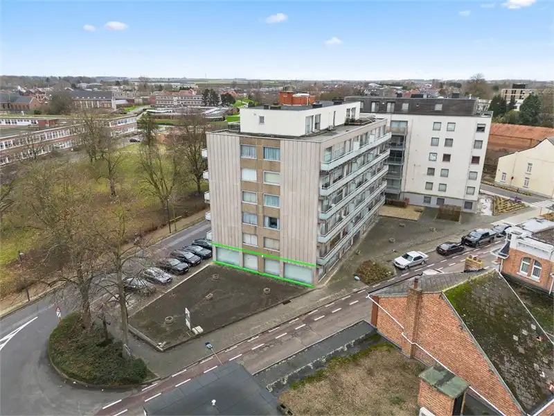 RUIME KANTOORRUIMTE VLAKBIJ HET CENTRUM VAN SINT-TRUIDEN foto 3