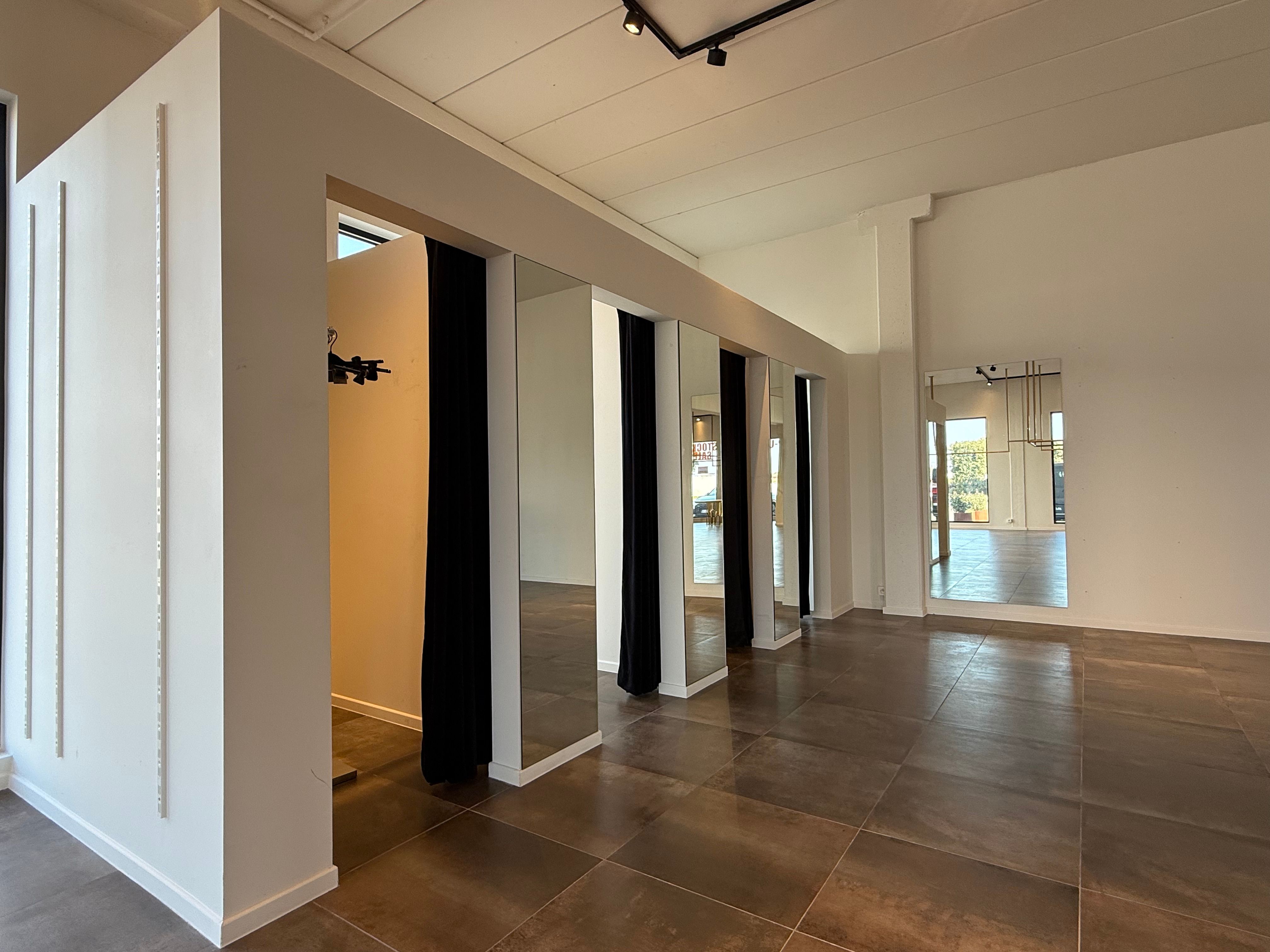 Instapklaar handelspand 428m² met 14 staanplaatsen foto 6