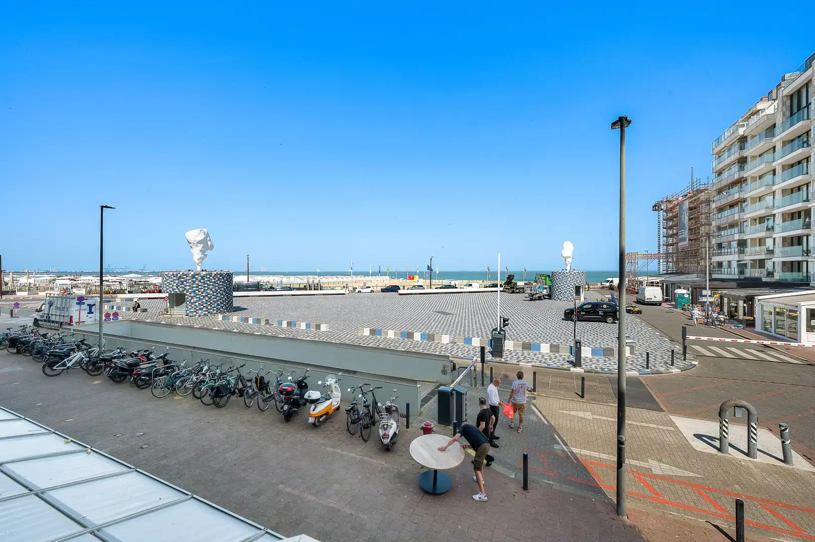 Prachtig gerenoveerd hoekappartement aan het Rubensplein. foto 2