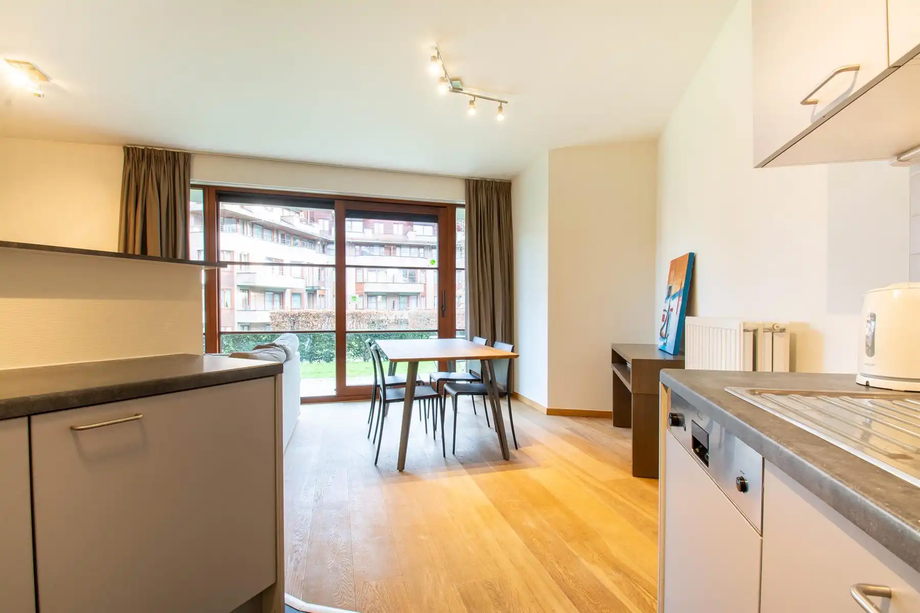 LICHTRIJK - Prachtig gemeubeld appartement met TUIN - 1 slpk foto 3