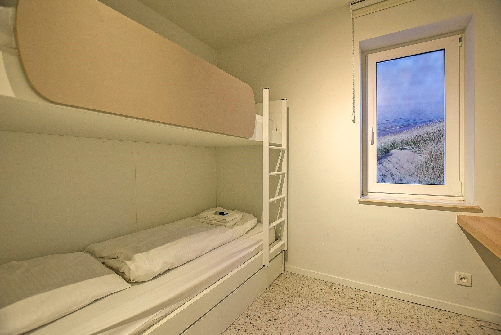 Gerenoveerd 2-slaapkamerappartement vlakbij het strand te Koksijde-Bad. foto 7
