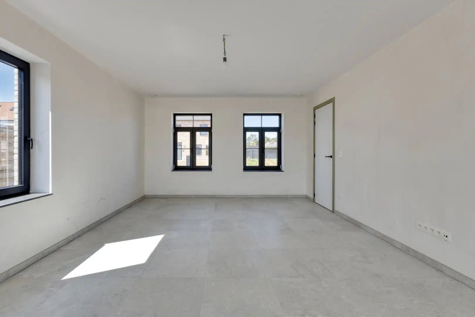 Nieuwbouw-woning in landelijke stijl met 3 slpk op 3 a 82 ca. foto 5