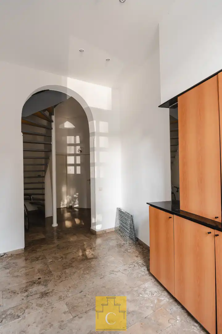 Duplex Appartement (139 m2) in herenhuis met  terras, rustige ligging op idyllisch kerkplein foto 4