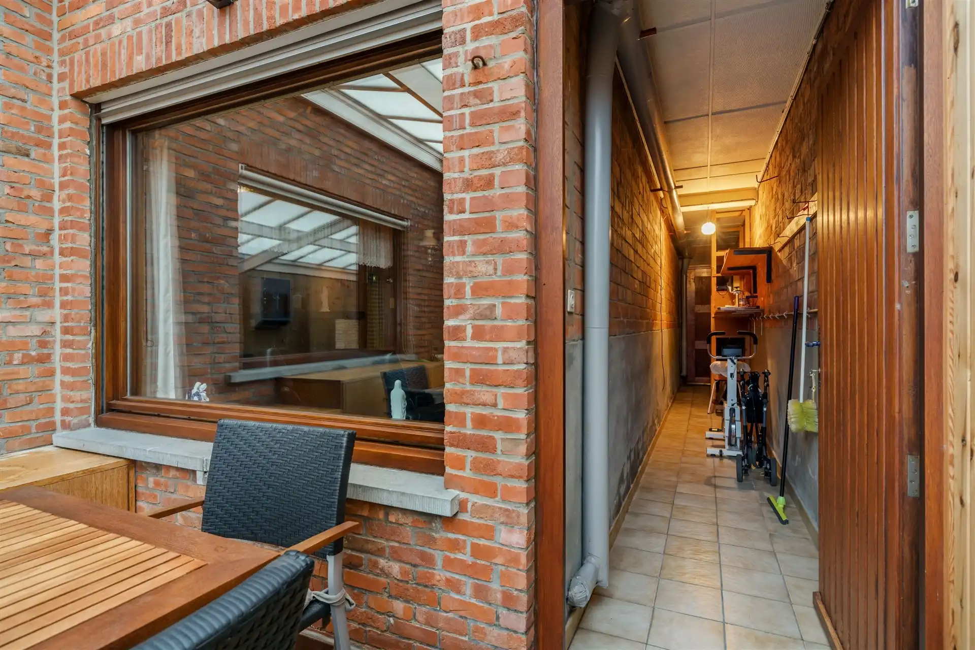 Instapklare gezinswoning met bijgebouwen op 520m² foto 12