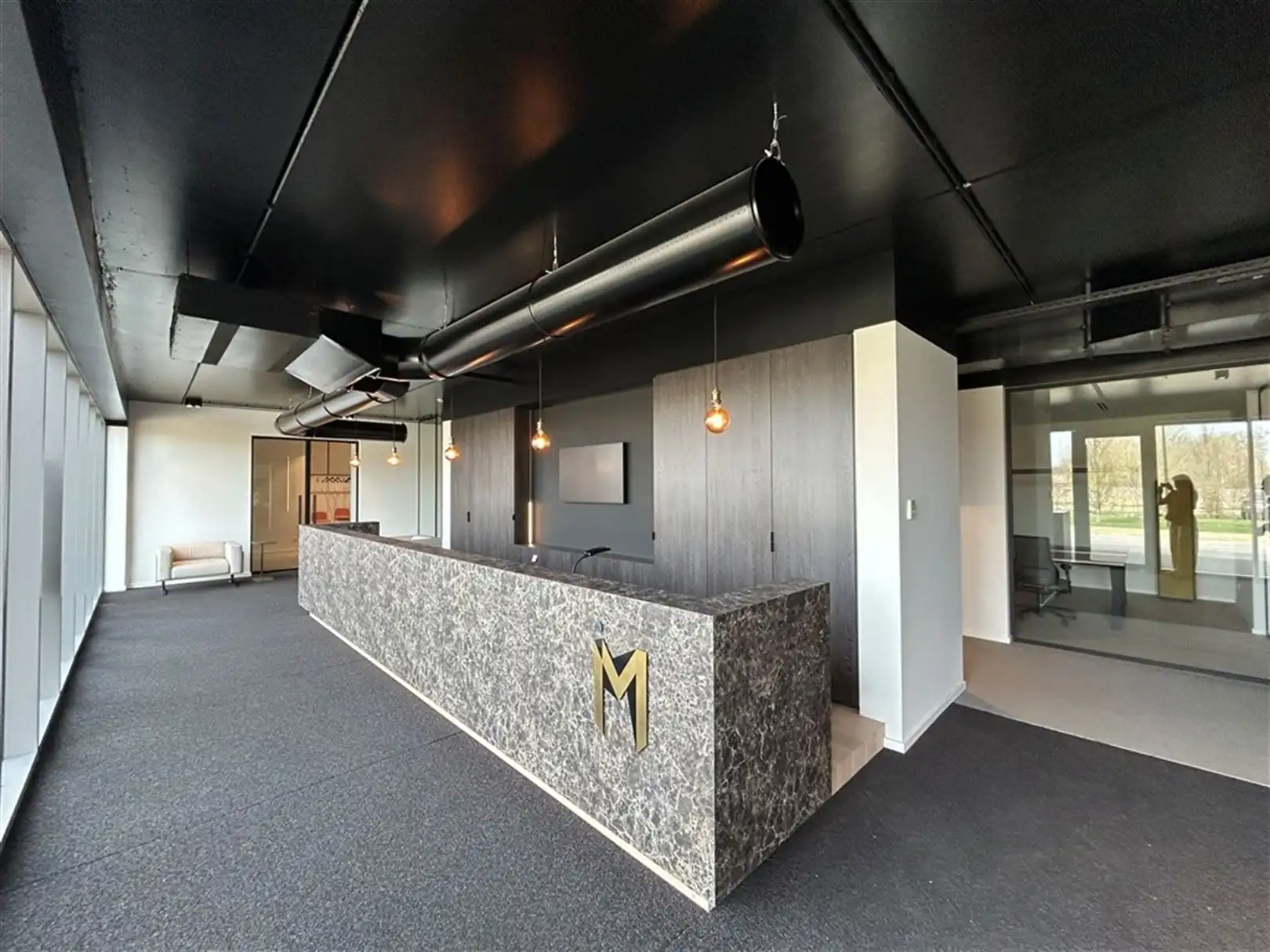 Kantoorgebouw foto 2