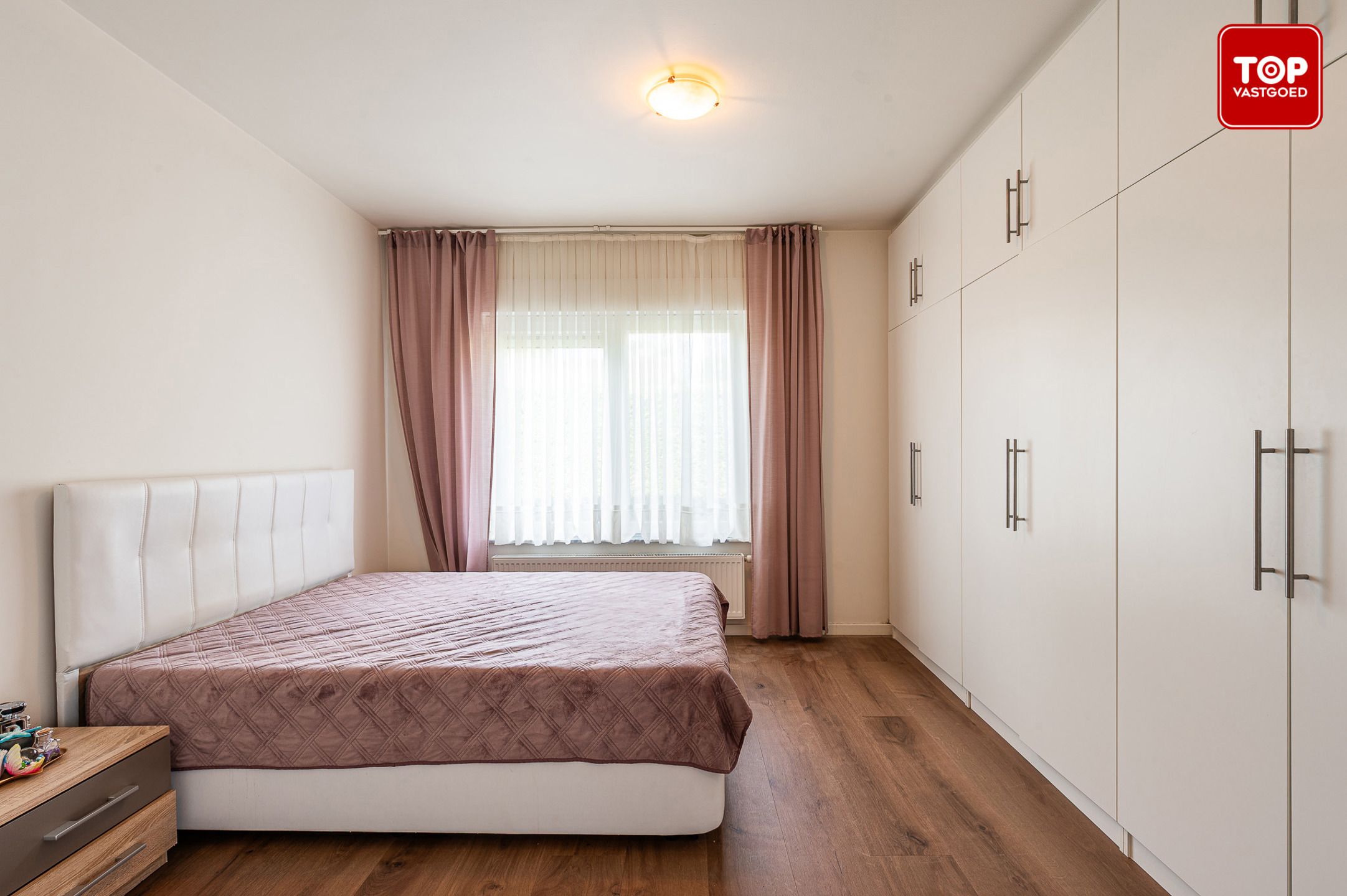 Alleenstaande woning met 3 slaapkamers, 2 badkamers en inpandige garage  foto 14