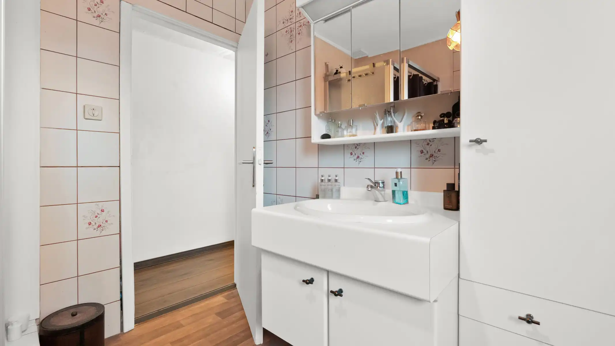 Gerenoveerde woning met diverse bijgebouwen te Morkhoven foto 19