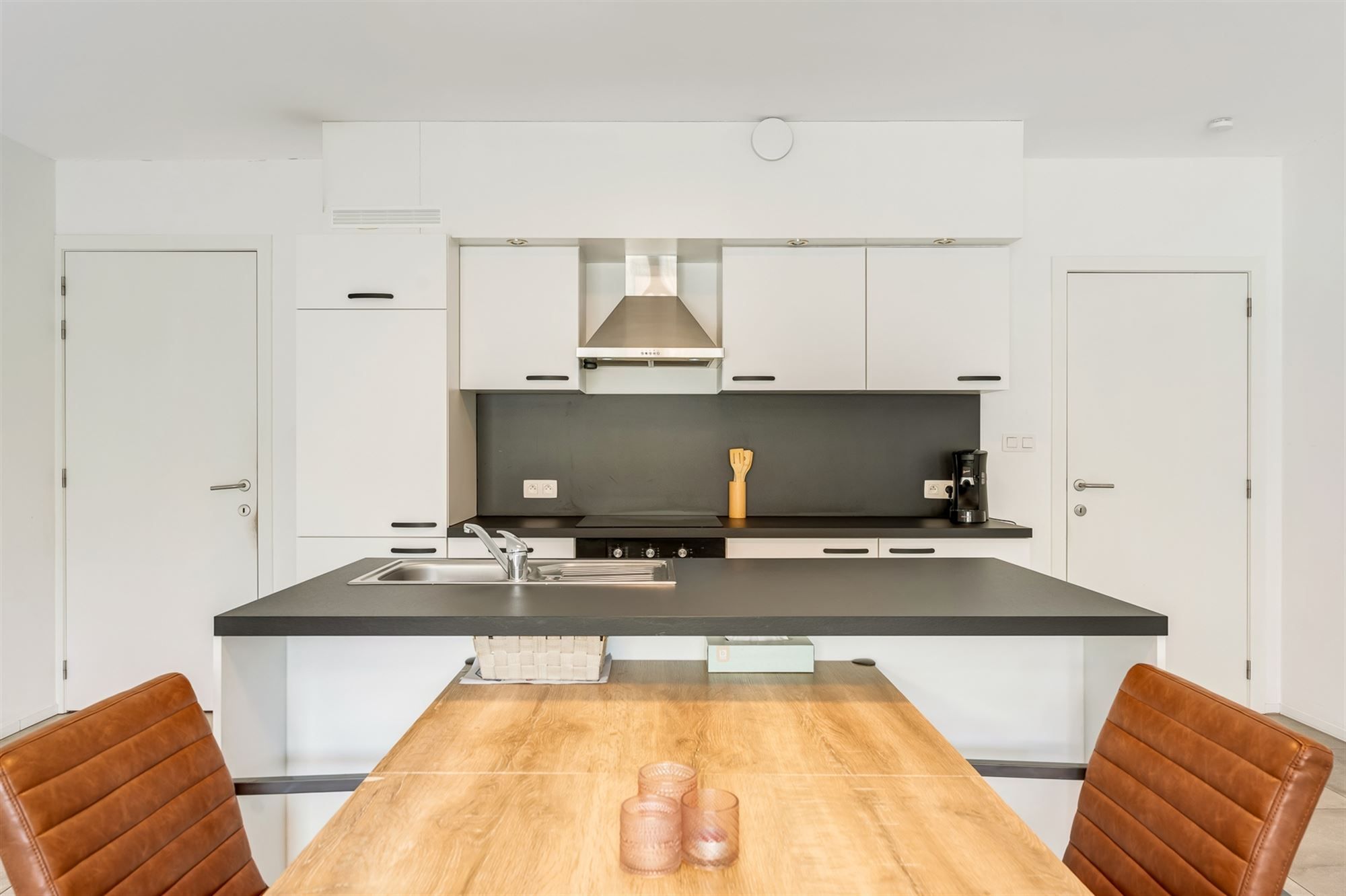 PERFECT ONDERHOUDEN EN INSTAPKLARE WONING MET 3 SLAAPKAMERS EN INPANDIGE GARAGE TE OLMEN foto 9