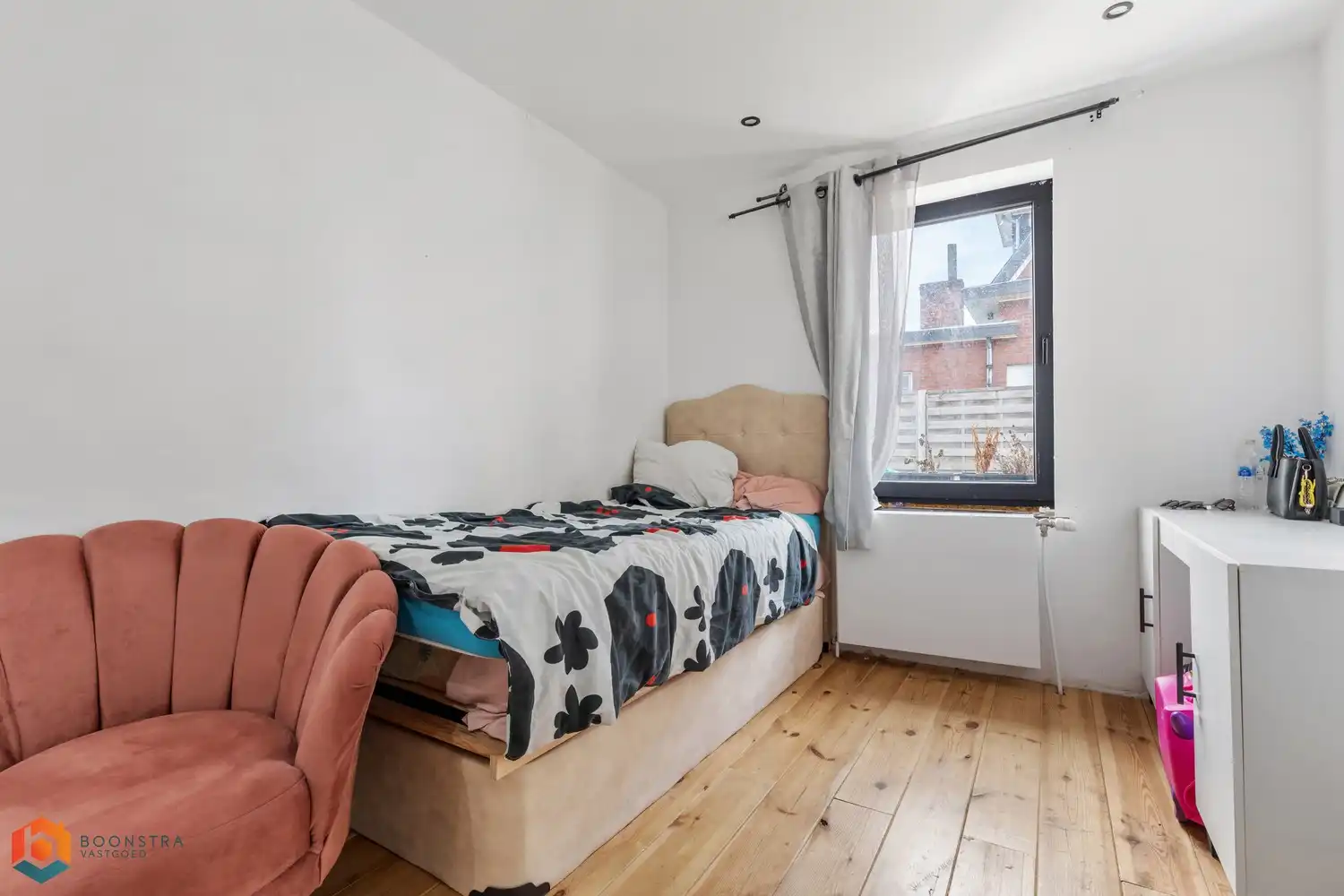 Woning met 4 slpkrs en garage op perceel van 1401 m² foto 19