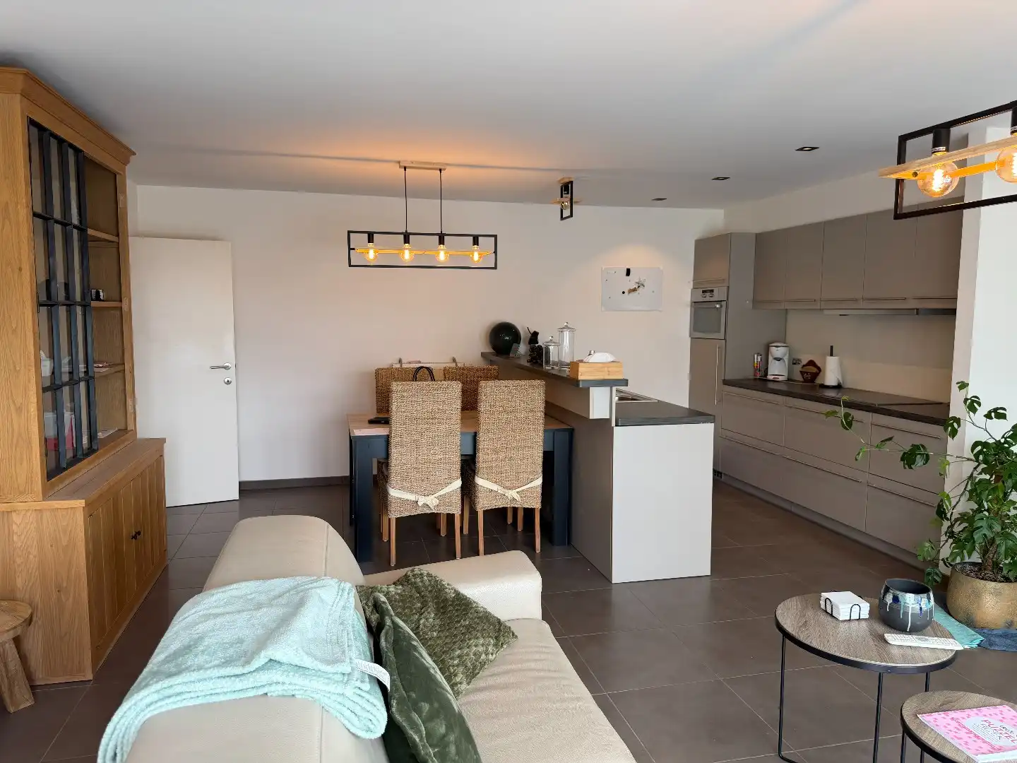 Instapklaar 2 slaapkamerappartement met garage in Houthulst  foto 2