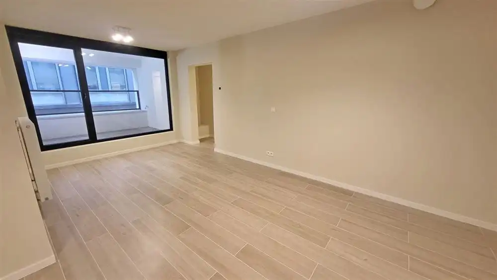  REEDS 85% VAN HET PROJECT VERHUURD! foto 5