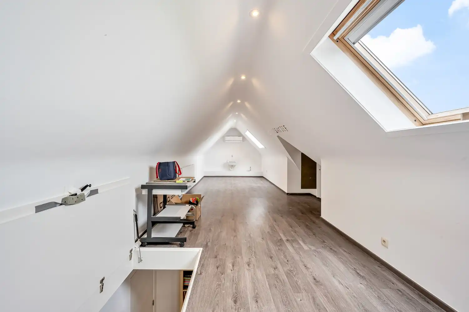 Exclusieve villa met zwembad en adembenemende polderzichten foto 35