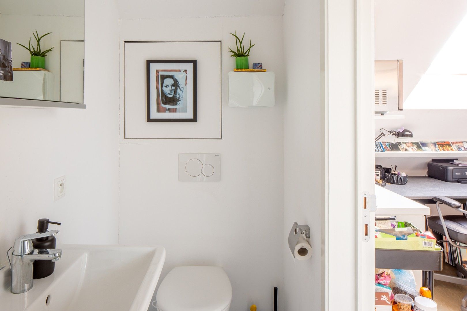 Recente studentenkamer met eigen sanitair en knap rendement foto 4