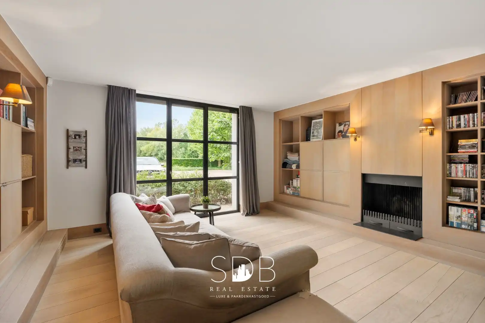 Prachtige villa met hippische accommodatie en graslanden op +/- 9 ha foto 9