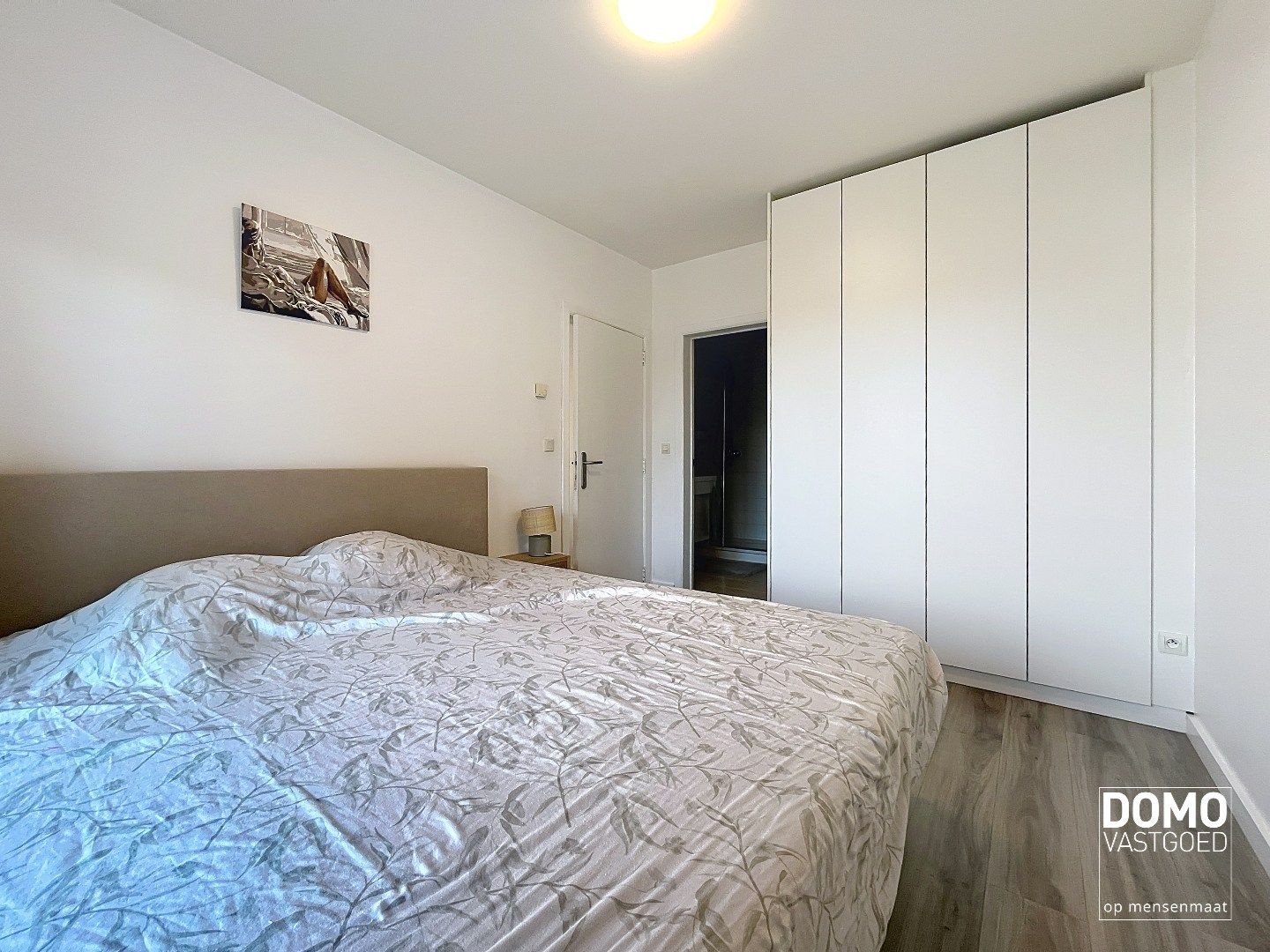 INSTAPKLAAR EN ENERGIEZUINIG 1 SLAAPKAMER APPARTEMENT MET RUIM TERRAS, ONDERGRONDSE AUTOSTANDPLAATS EN KELDERBERGING TE HASSELT foto 8