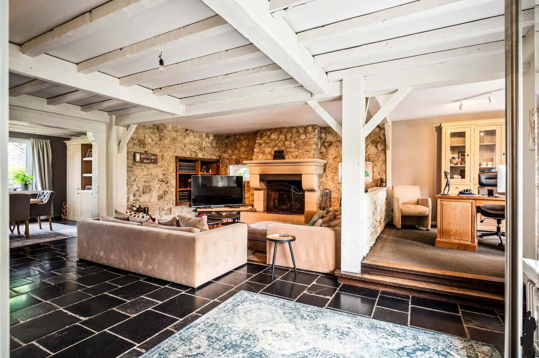 Exclusieve villa met zwembad en professionele ruimte foto 7