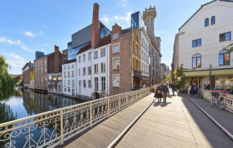 Stijlvol kantoor van 240 m² in historisch pand aan de Vrijdagmarkt foto 2
