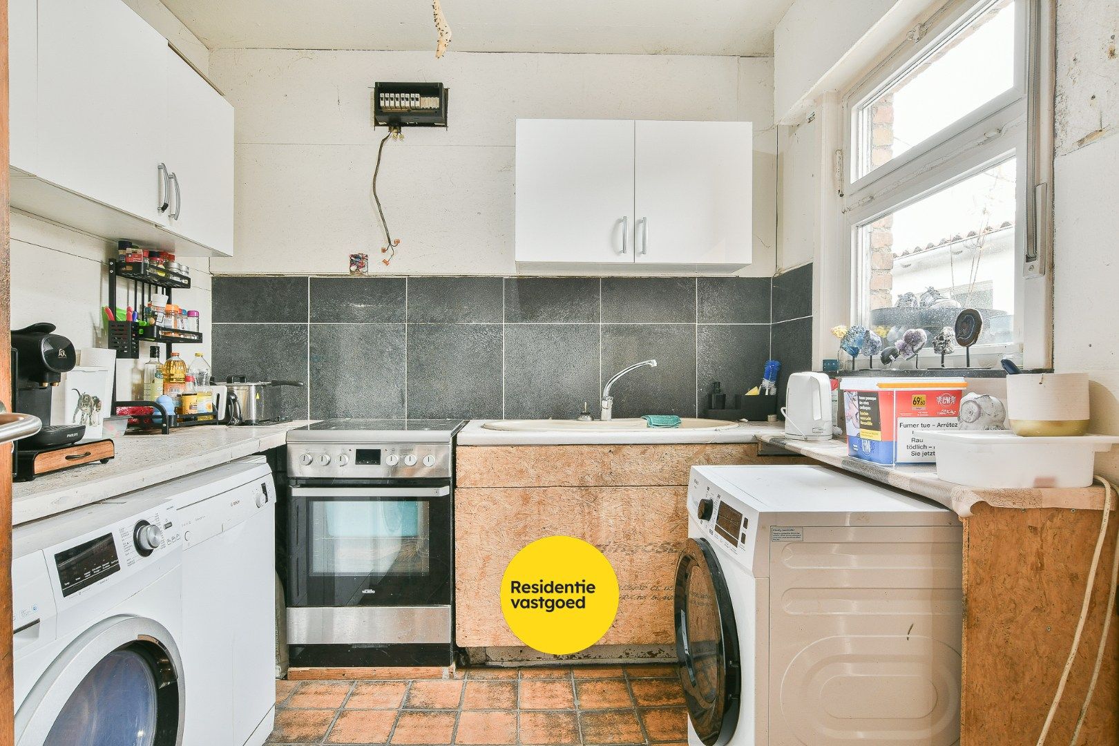 Te renoveren woning in het centrum van Veldegem foto 5