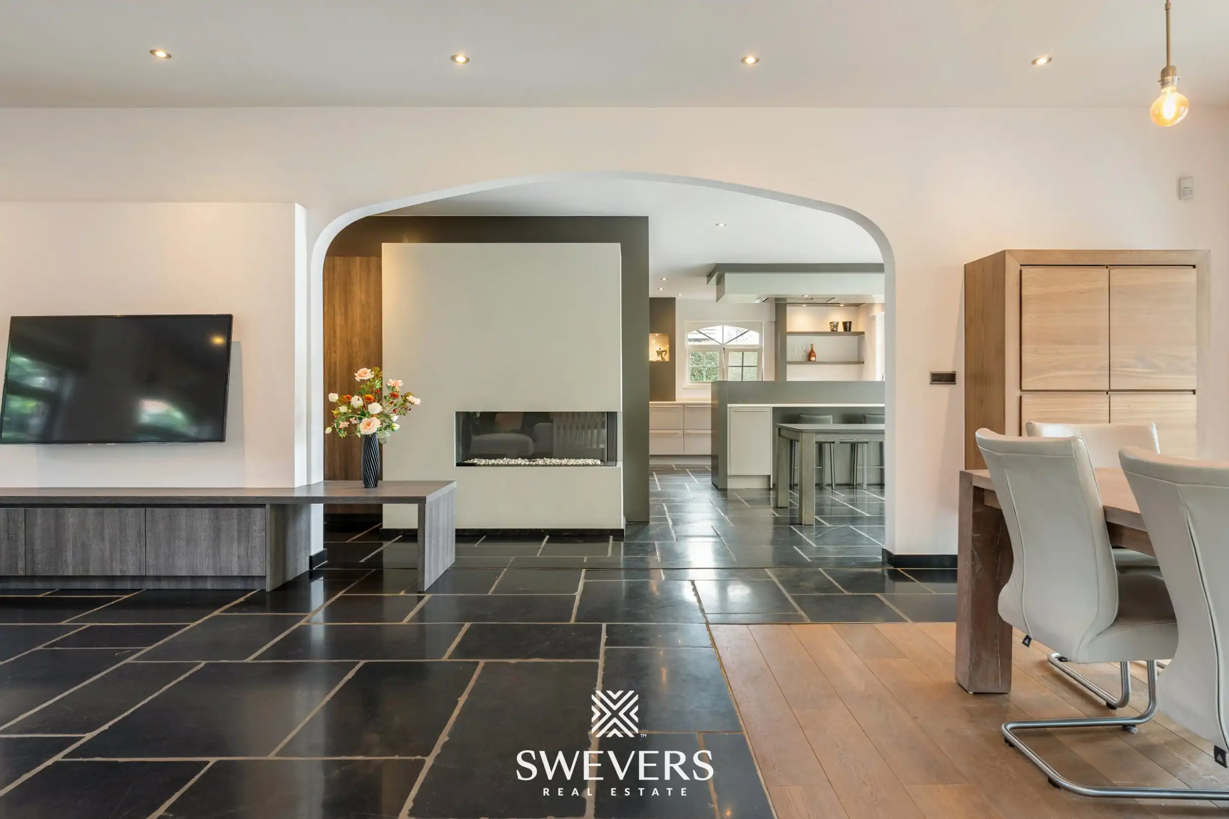 Luxueuze villa op zonrijk perceel (15a 35ca) te Beringen foto 6