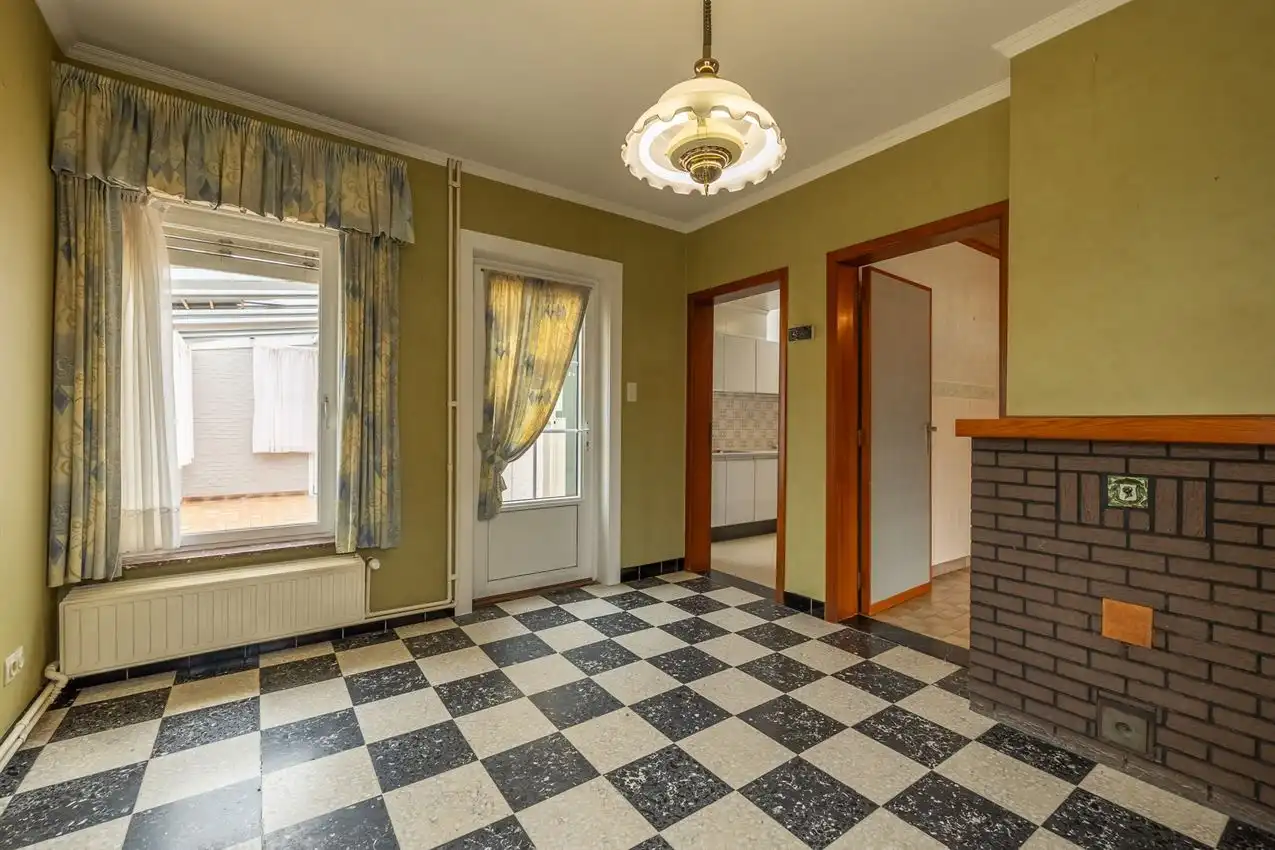 Woning met 3 slaapkamers, veranda en ruime tuin foto 5