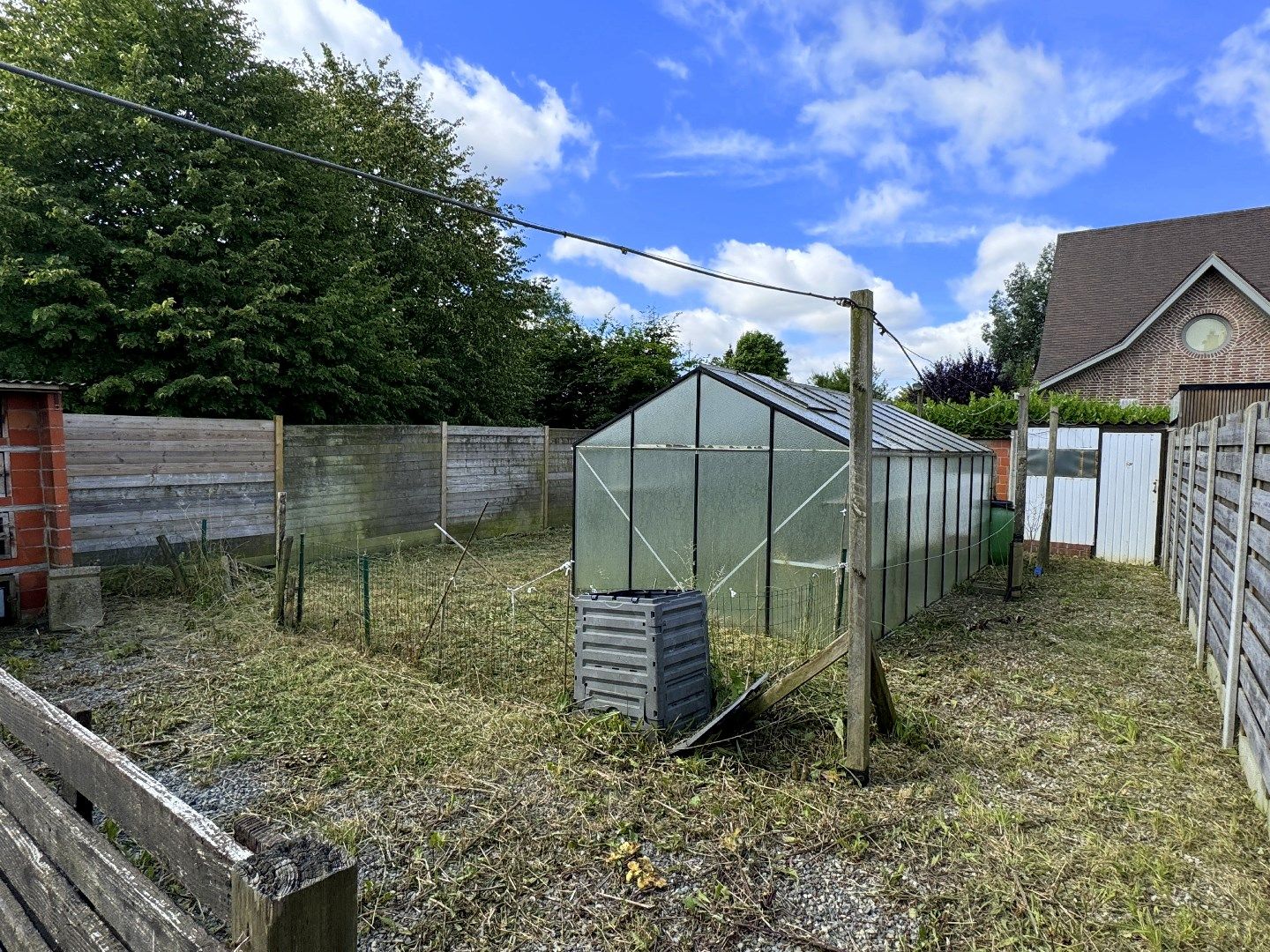 Halfopen bebouwing met 3 slaapkamers, garage en tuin te koop in Gullegem foto 15