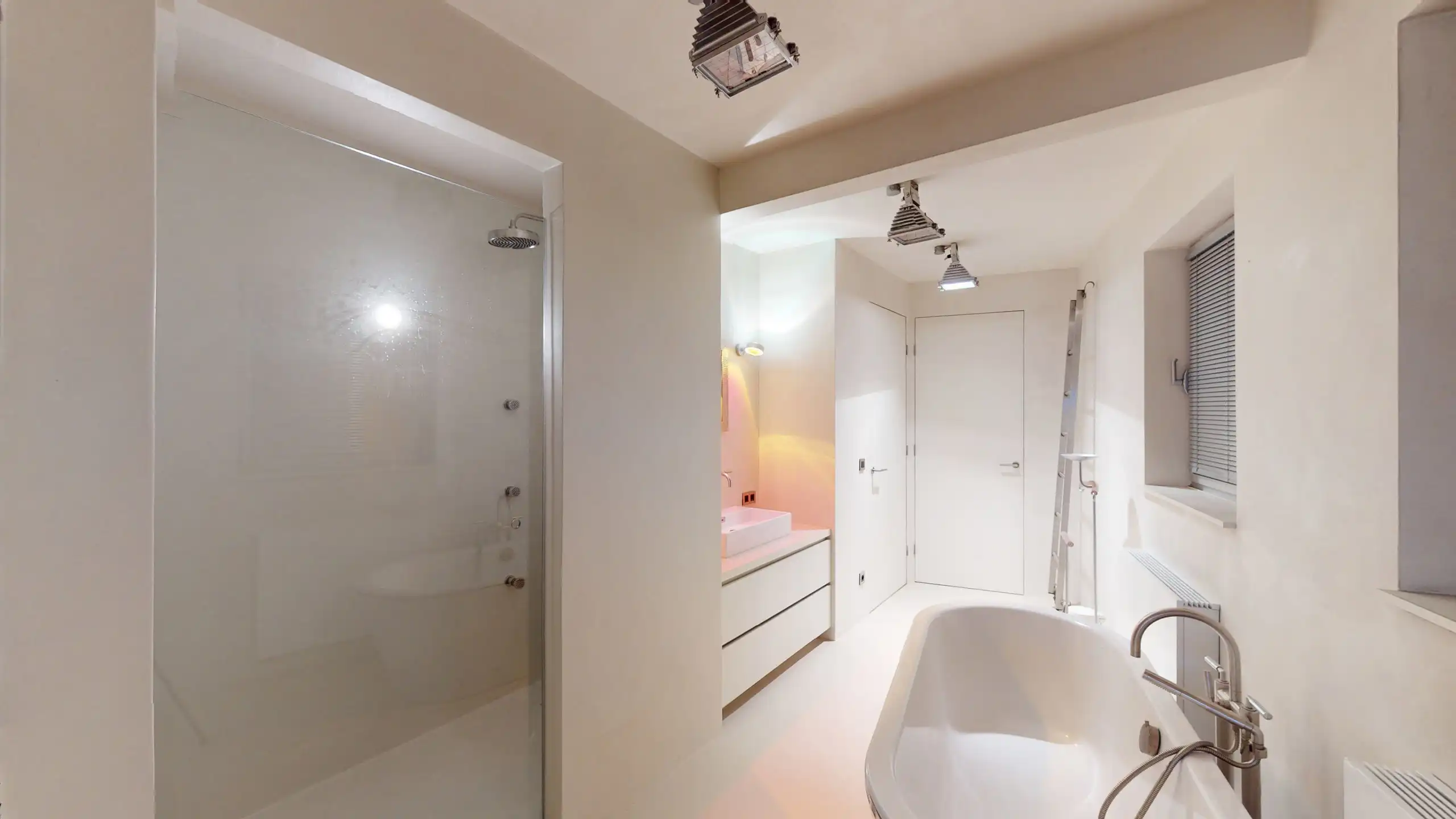 ANTWERPEN ZUID: Gerenoveerde duplex met frontaal Schelde zicht foto 10