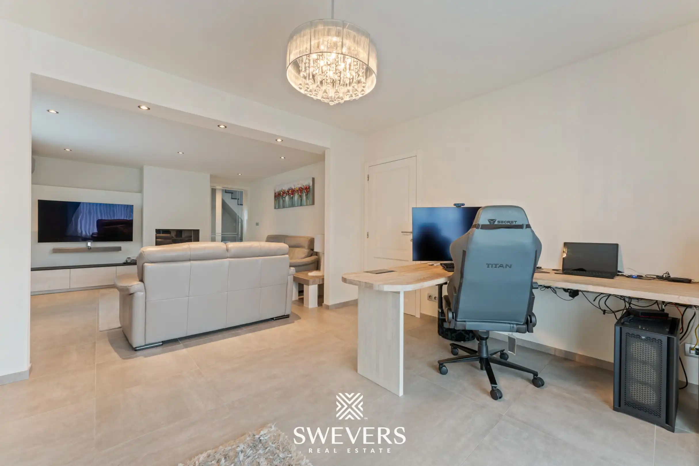 Royale kangoeroewoning met zwembad en dubbele garage foto 25
