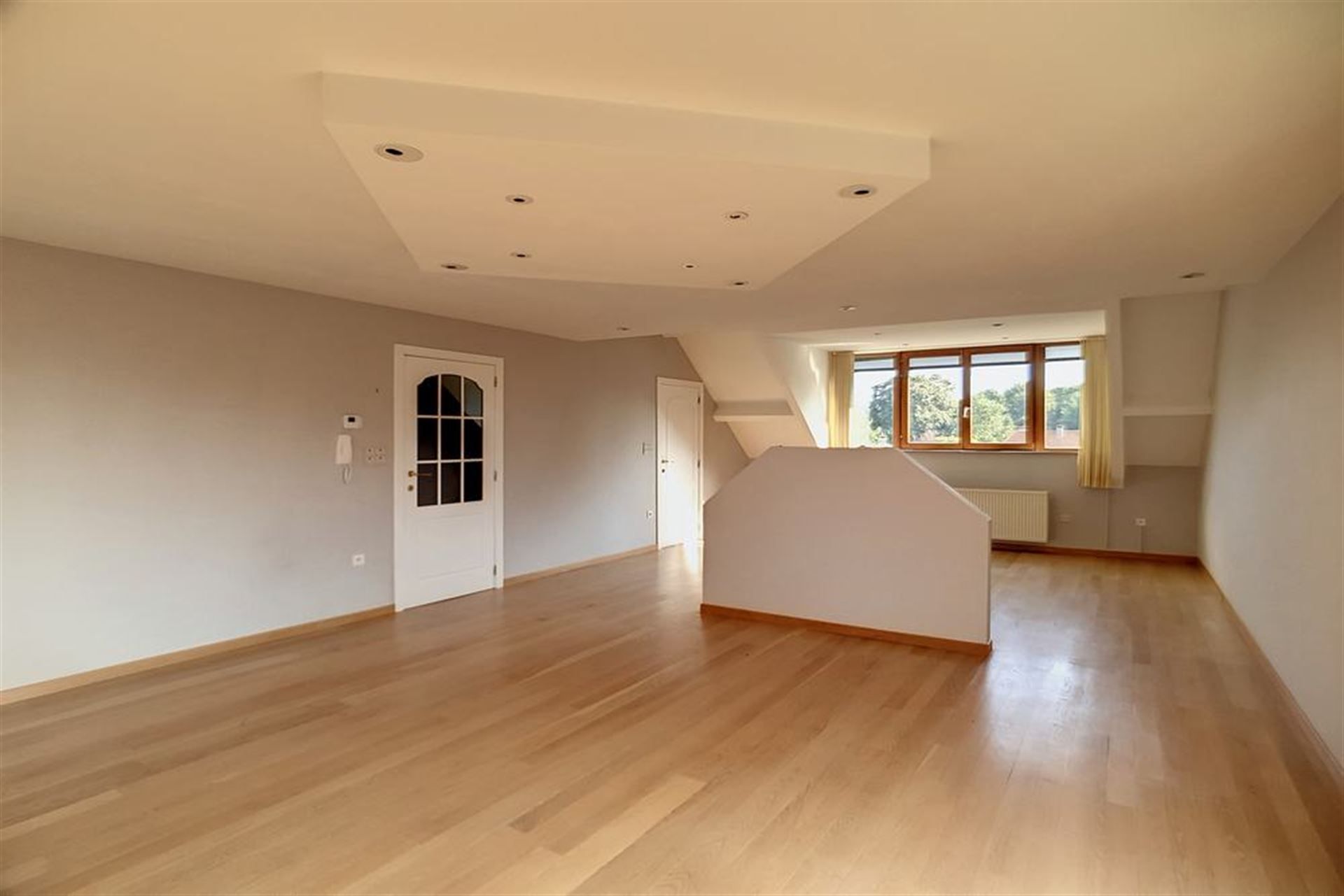 Zeer ruime duplex foto {{pictureIndex}}