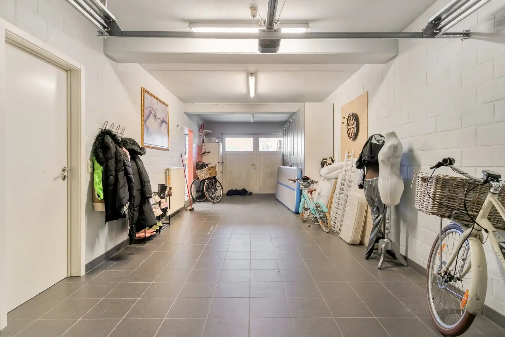 Rustig gelegen gezinswoning met zicht op natuurgebied, tuin en garage voor 2 wagens. foto 11