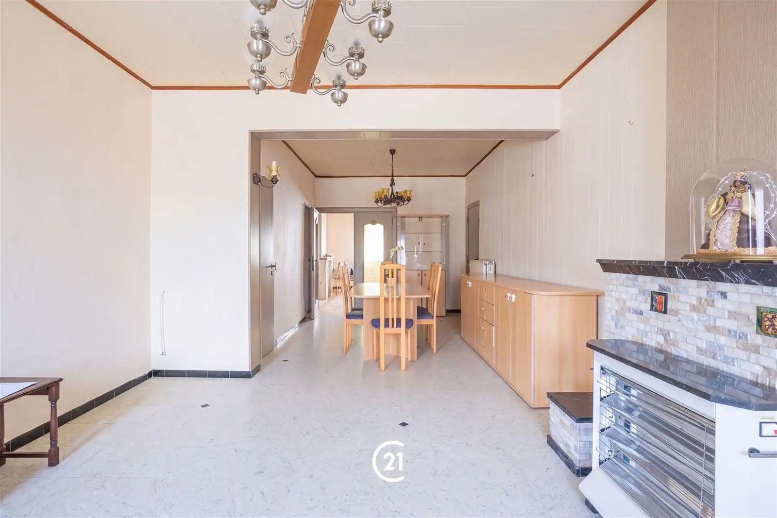  Halfopen woning met garage, tuin en veel potentieel! foto 8