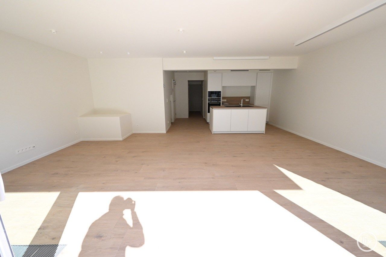 Nieuwbouwappartement met aangename gevelbreedte van 7m20 gelegen te Lippenslaan Knokke. foto 6