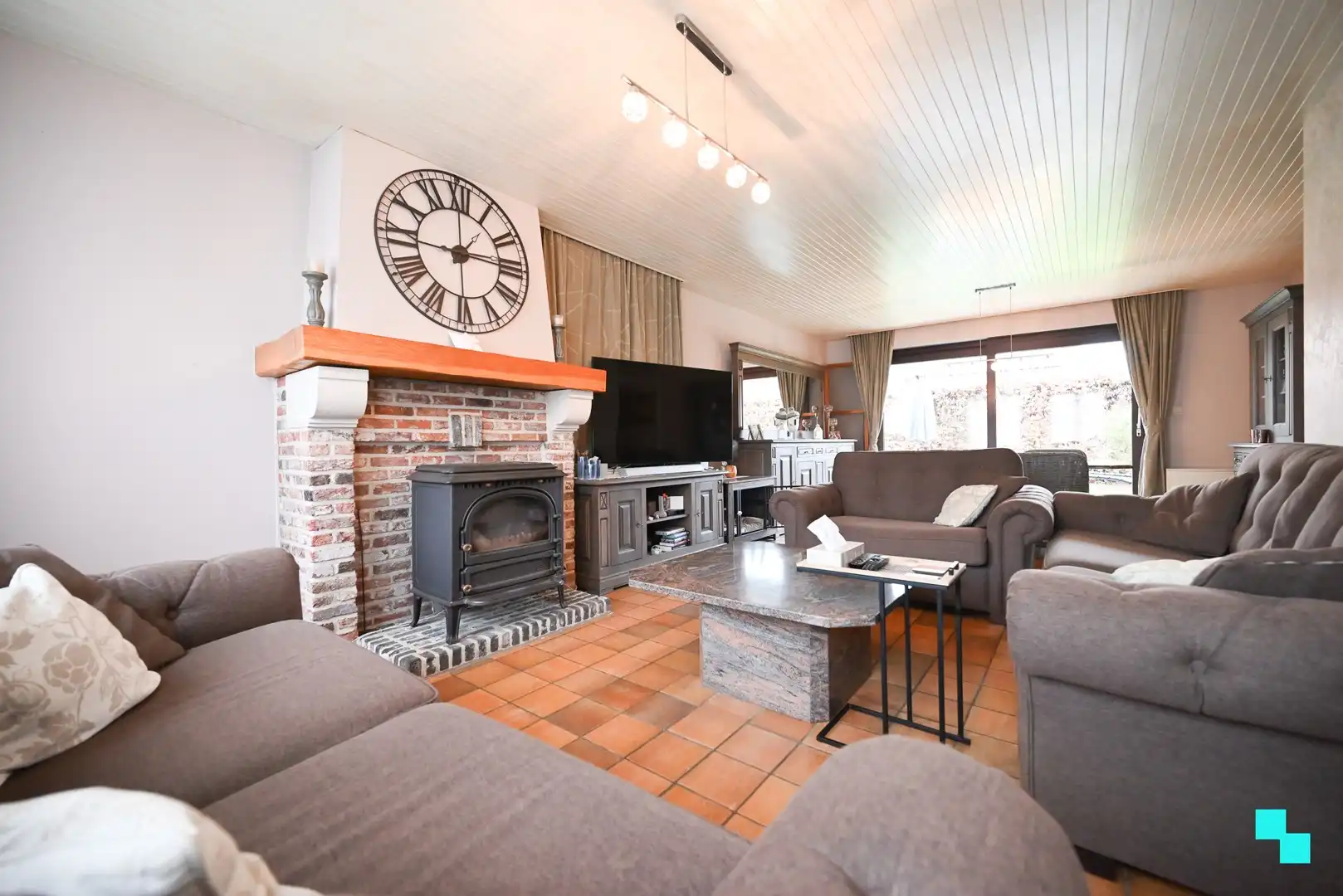 Ruime gezinswoning in doodlopende straat te Izegem foto 4