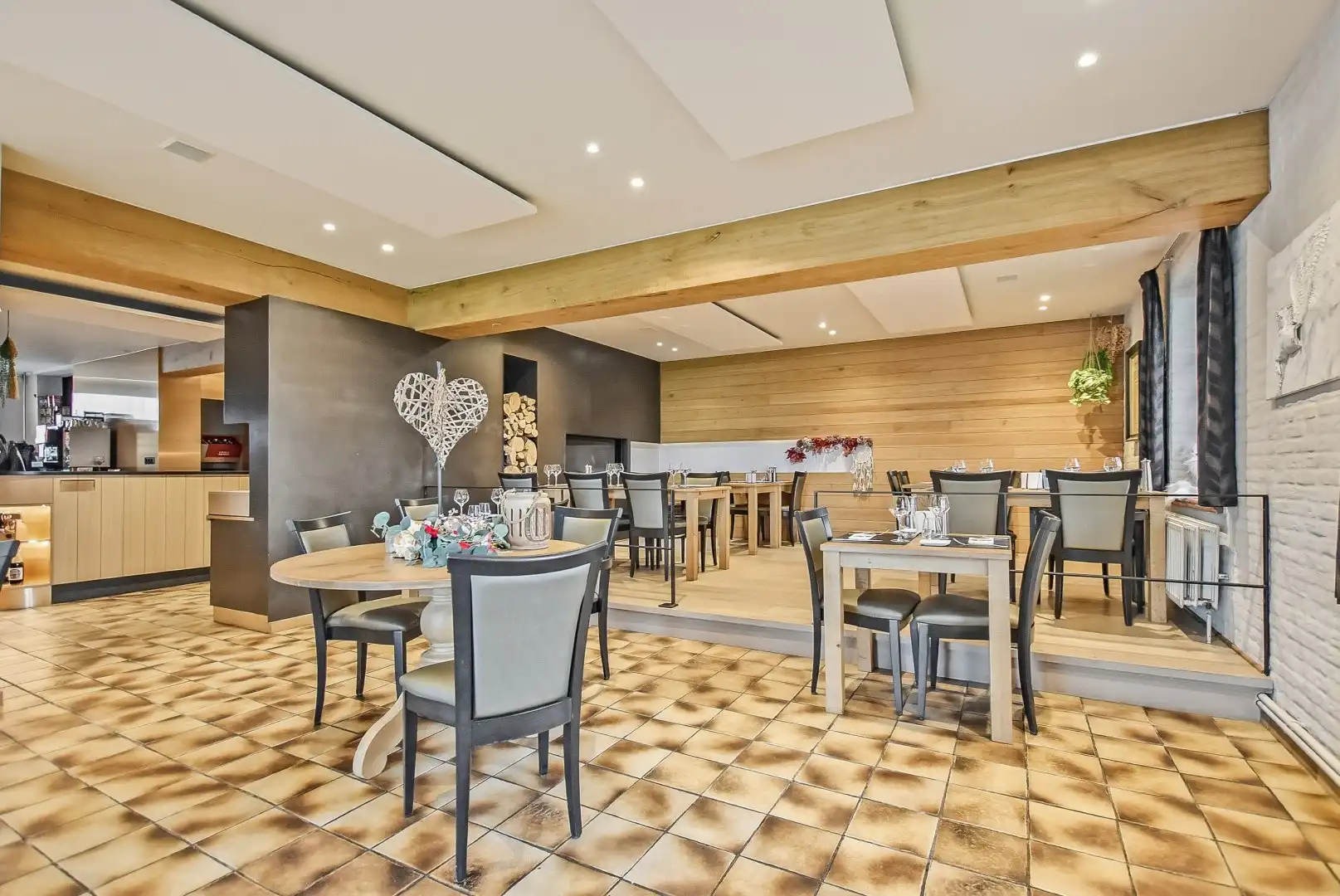 Restaurant met privéwoning en 2 B&B-kamers op 4.370 m² foto 4
