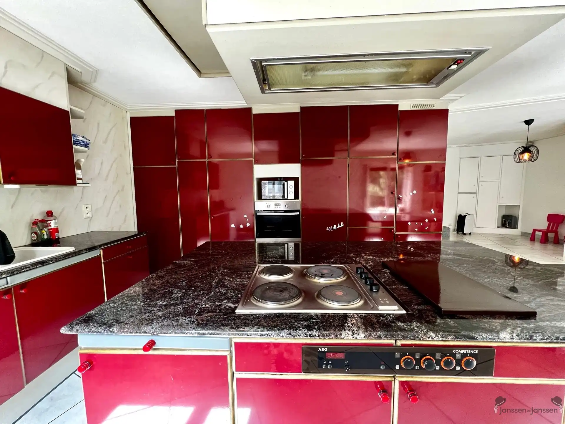 Woning met polyvalent atelier/handelsruimte foto 12