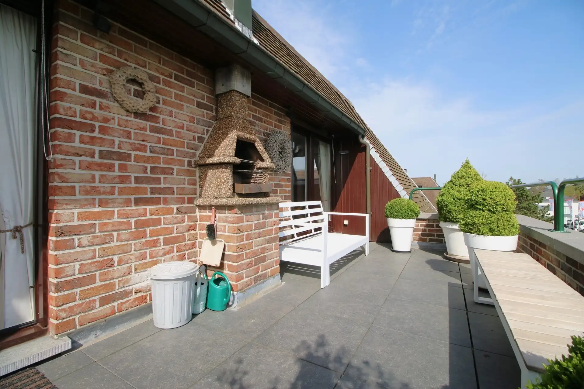 Ruim appartement op 3de verdieping met 2 garages foto 21