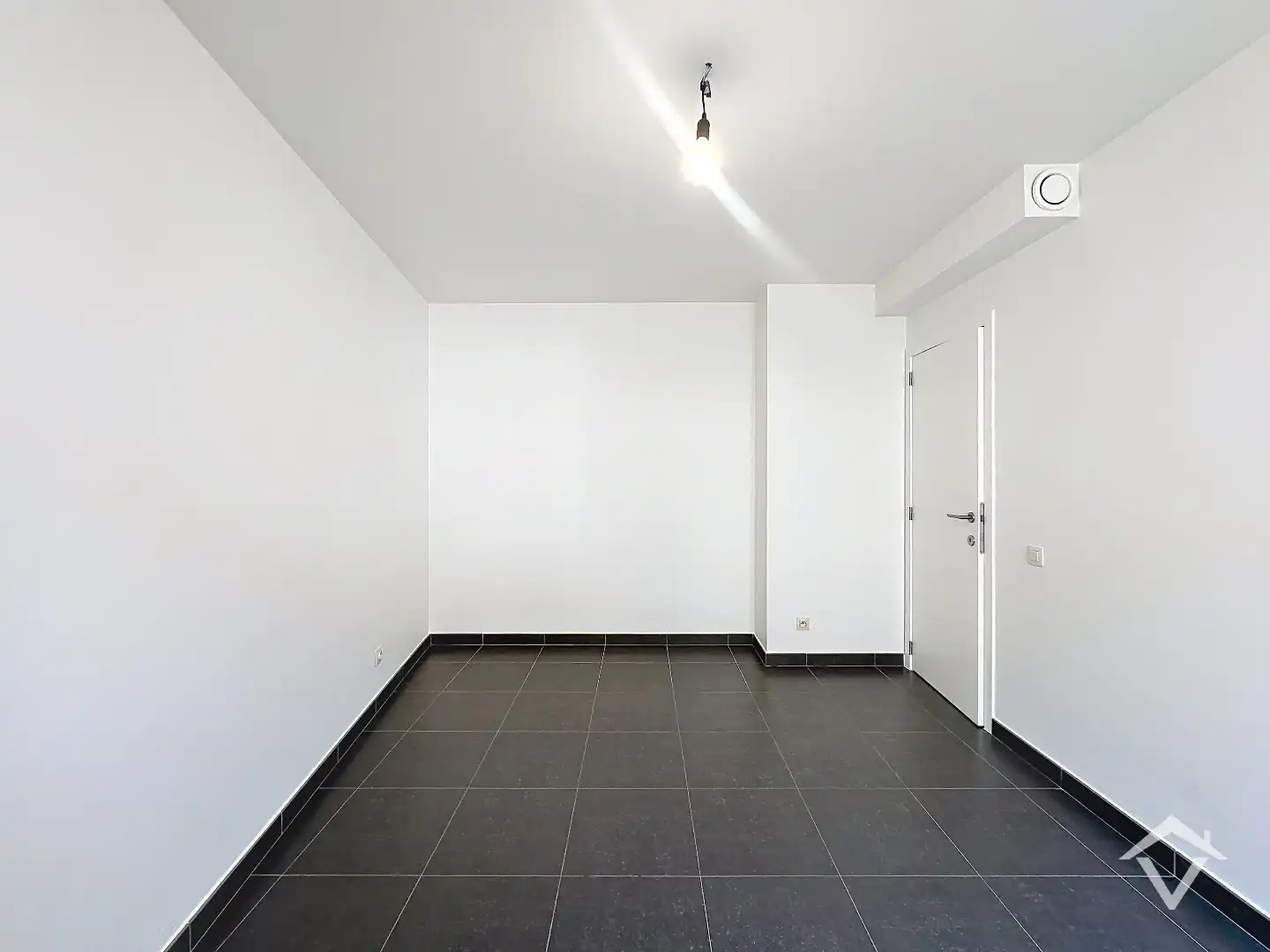 Instapklaar gelijkvloers appartement met staanplaats te Gistel foto 25