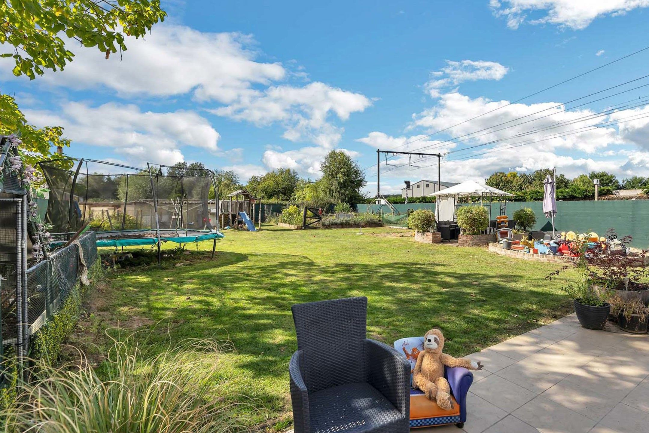 Instapklare woning met garage en ruime tuin foto 21