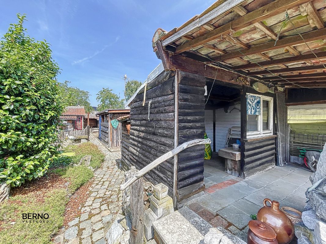 Karaktervolle woning met pitoresque tuin foto 12